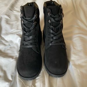 Women’s Black boots